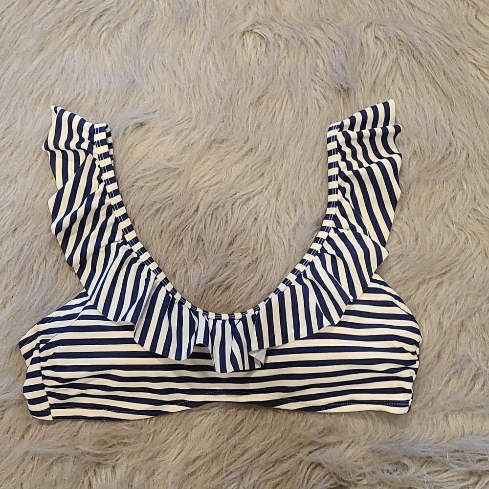 Vineyard‎ vines for target navy blue and white ruffle bikini top size medium